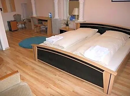 Hotel Mina 3*